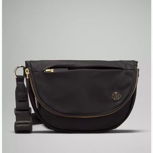 - All Night Festival Bag 1.5L Black/Gold